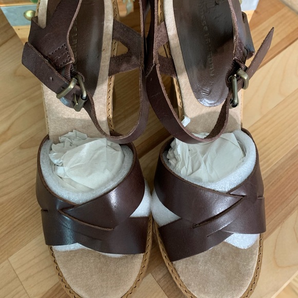 Chinese Laundry Brown Vegan Leather Strap Heeled Sandals New - Picture 5 of 7